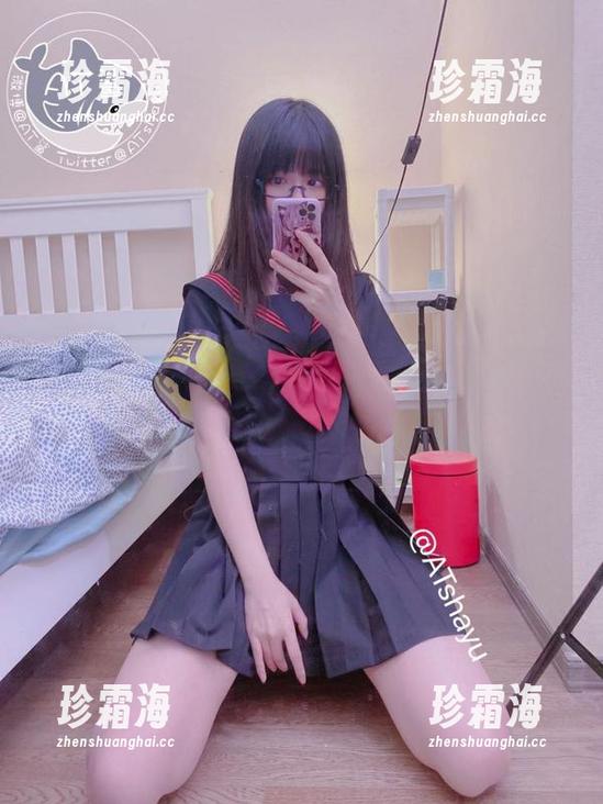 AT鲨 见证AT鲨裸足写真里的随意风,只想问鞋子哪里去了?