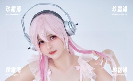 Azami 全套毛衣写真中的Azami,像是海洋中的小浪花,轻轻拍打在我心里,涌起一阵暖流。