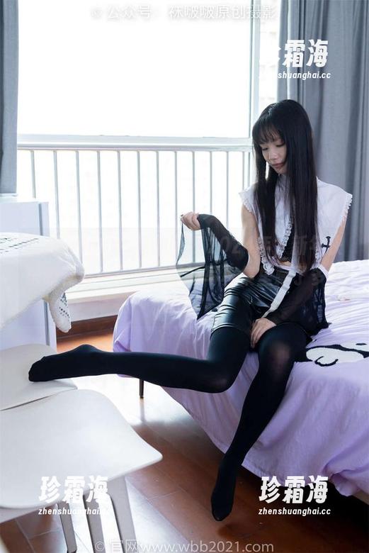 BoBoSocks袜啵啵-小甜豆 BoBoSocks袜啵啵 - 2024年,新年快乐的花絮——小甜豆的写真集里藏了多少逗趣?