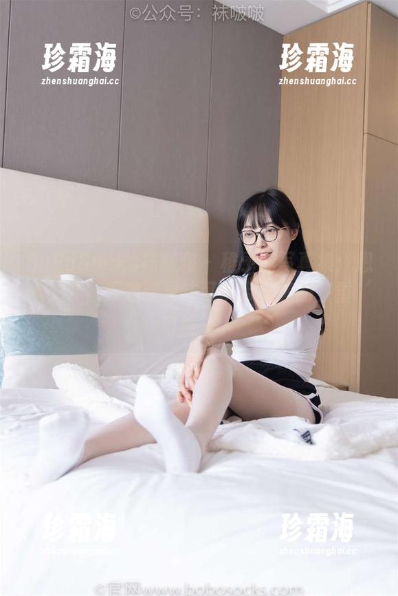 BoBoSocks袜啵啵-稚予 BoBoSocks袜啵啵 - 稚予的写真集:想象一下,天鹅绒黑袜可以带给你的多重‘可能’~