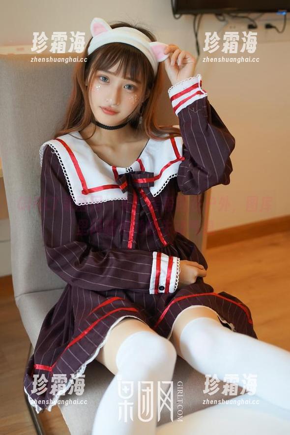 GIRLT果团网 - 看！裴希西在户外，图库里闪耀着她的生动气息