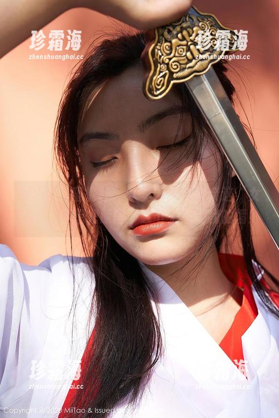 MiiTao蜜桃社 - 认真嘛？木奈奈这“女王”，真想把原图下载下来贴满我的墙！