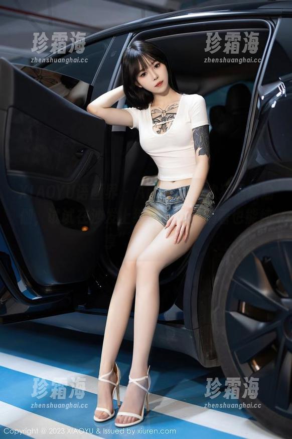 XIAOYU语画界-Angela喜欢猫 XIAOYU语画界 - Angela喜欢猫最新瑜伽,试试在沙发上练出一个“躺着也能纯享”的境界!