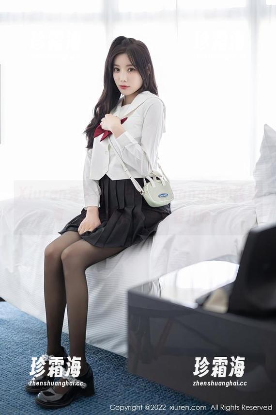 Xiuren秀人网-HeyuZhang Xiuren秀人网 - HeyuZhang的豹纹写真,高清得让人想多看几眼。