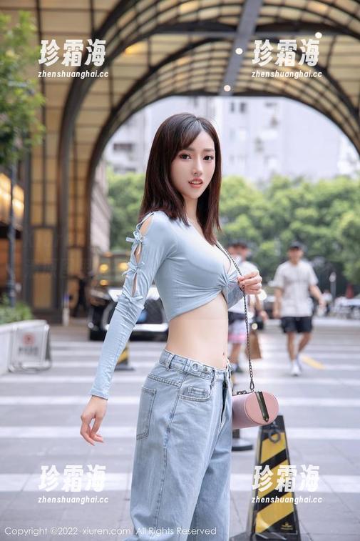 Xiuren秀人网-Niki可雅 Xiuren秀人网 - Niki可雅的日常,在高清原图里随意披散的一头长发,有种讲不清的亲密感。
