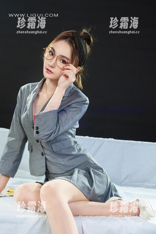 丽柜-英子 丽柜 - 英子在运动,你会嫌弃这种写真太解放吗?