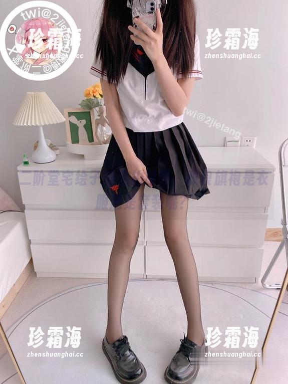 二阶堂宅绘子 二阶堂宅绘子的私拍时刻,改良旗袍是衣服还是套装呢?