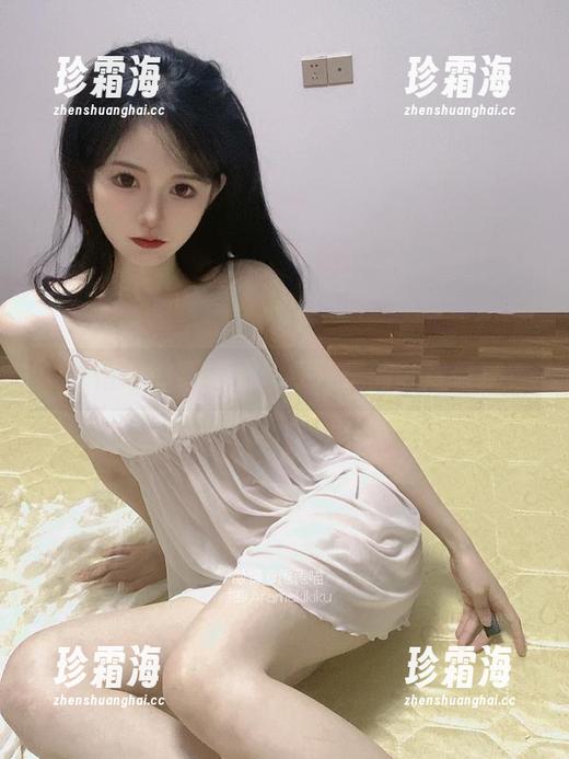 倦倦喵 倦倦喵的露背裙:照片里的微风轻拂