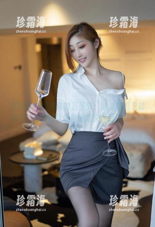 周妍希 微密圈 - 周妍希的万圣节:谁说南瓜只能做菜?这套图让你重新定义‘万圣节’!