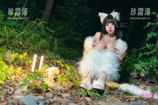 咬一口兔娘 咬一口兔娘带来的新套图,竟然想做你的猫咪?