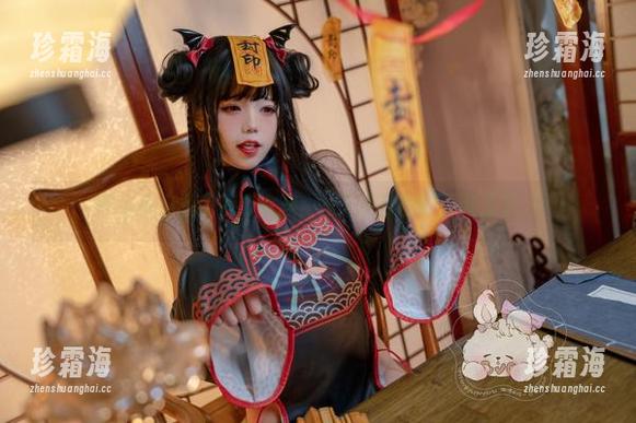 咬人小小兔 咬人小小兔的荒诞女孩,从未平淡的作品集分享。