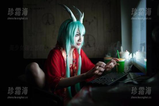 大梨子不是御姐 美少女战士套图:大梨子不是御姐为何让我想起童年的恶搞时代?
