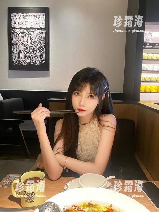 大肉丸Amiee 水手服+大肉丸Amiee,这组合配得上我的全部目光,果然还有免费图片哦