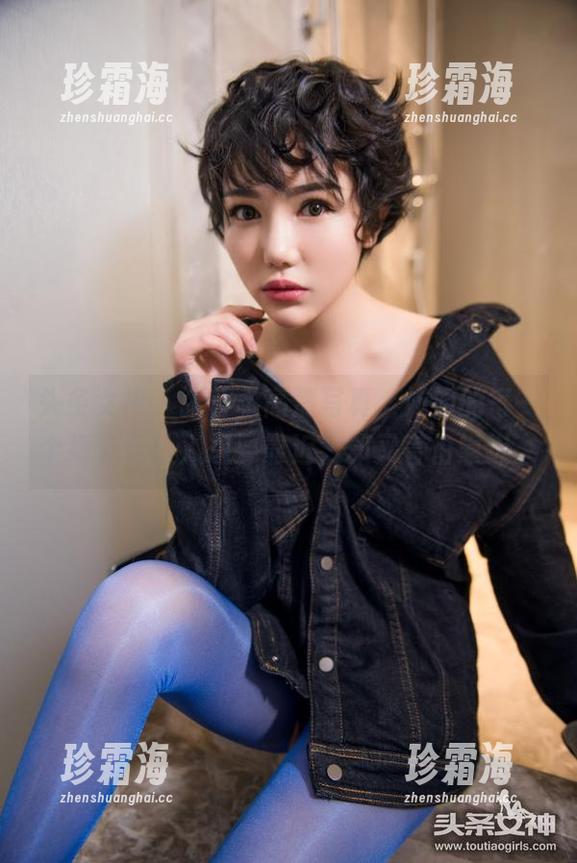 头条女神-张梓柔 头条女神 - 张梓柔高清写真,姐姐的每一个细节都让人想要靠近,却又害怕靠近。