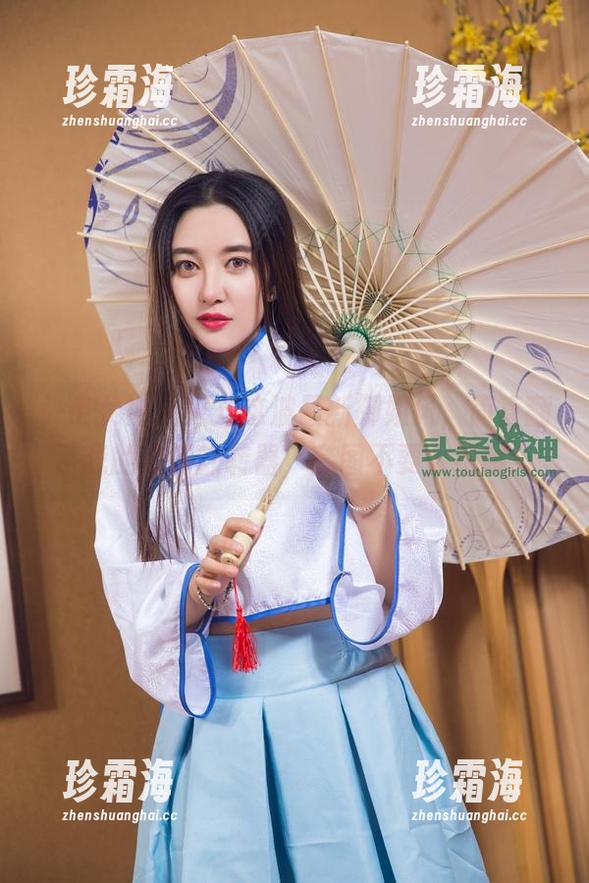 头条女神-火儿 头条女神 - 火儿这波最新御姐风,简直翻了我的心情翻转器,套图不要太绝哦!
