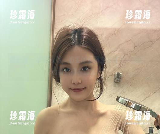 奶雯 微密圈 - 说到泳装,奶雯的原图感觉像是一扇窗,透着点别样的光芒。