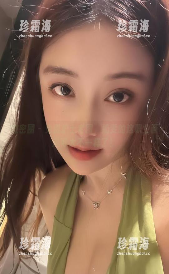 奶雯 微密圈 - 免费护士套图,奶雯的这职业画风可太不一样了!