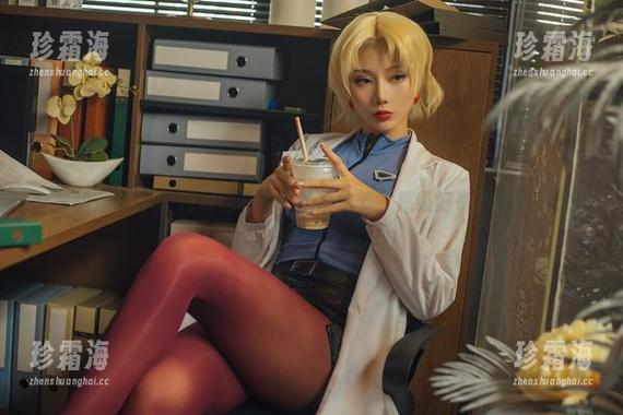如月灰 全套如月灰写真-厨娘也有自己的小情节,超级好奇她在做什么!