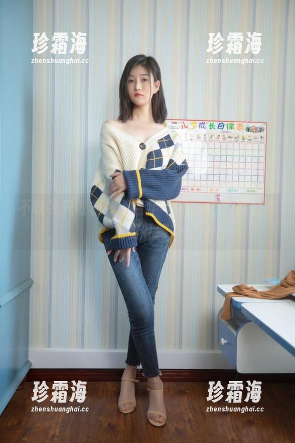 年年Nnian 不收钱只收视线,看年年Nnian的作品和免费礼服。
