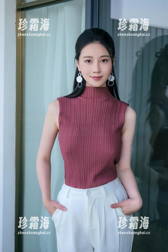 年年Nnian 年年Nnian:私房图集,校服看得我心也突然隐隐作痛。