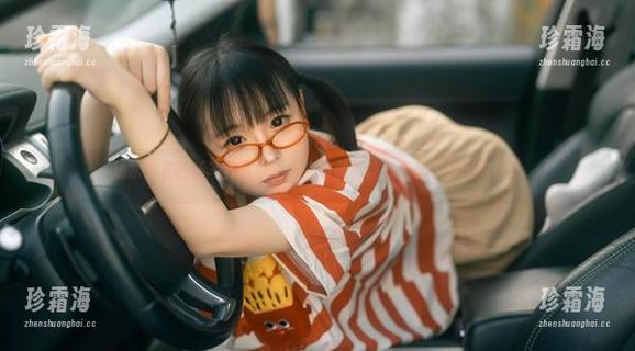 幼水铃衣的新写真分享，小猫猫竟然让我想起了我的前任。