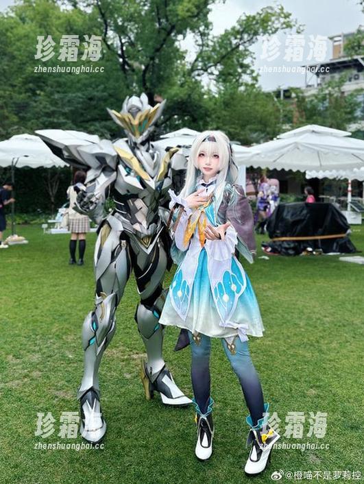 橙喵 这组蕾姆写真原图,橙喵平常一向高冷,咋这次猛下手,惹人想再瞧一眼。