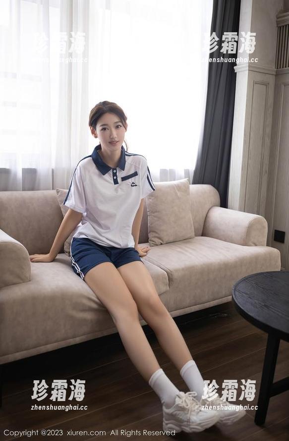 秀人网-Egg尤妮丝 秀人网 - 网盘更新:Egg尤妮丝制服的姿态,打破了常规的审美!