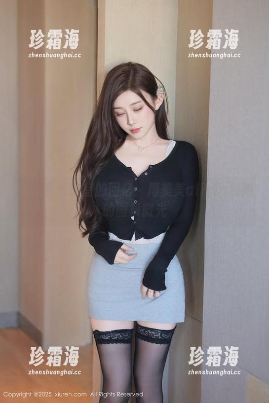 秀人网-周美美alicia 秀人网 - 教室的回忆:周美美alicia和她的图集微光