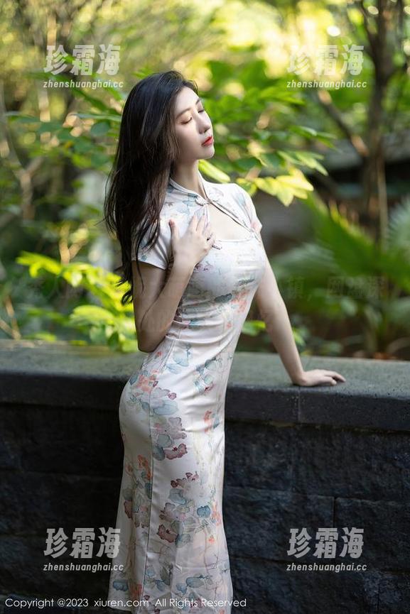 秀人网-米妮大萌萌 秀人网 - 米妮大萌萌的丝袜小镇,网盘深处的迷失与记忆