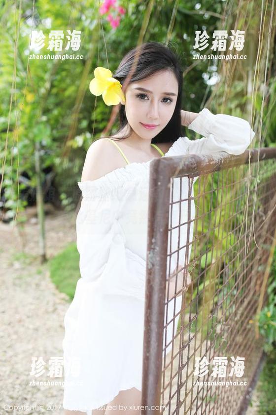 美媛馆-芝芝Booty 美媛馆 - 原图壁纸急速翻阅:芝芝Booty在比基尼中竟然有点严肃。