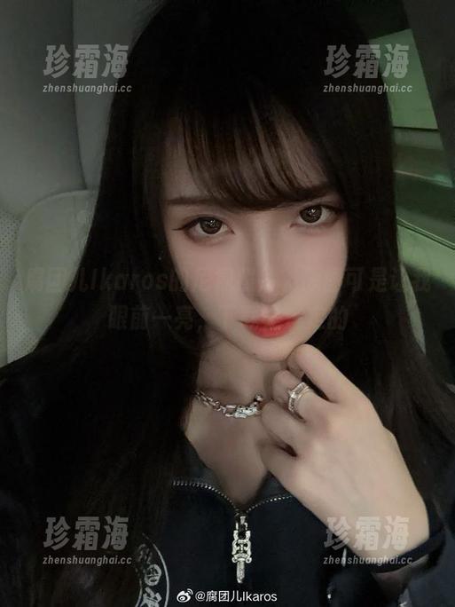 腐团儿Ikaros的尼禄照片，原图可是让我眼前一亮，下载是一定的