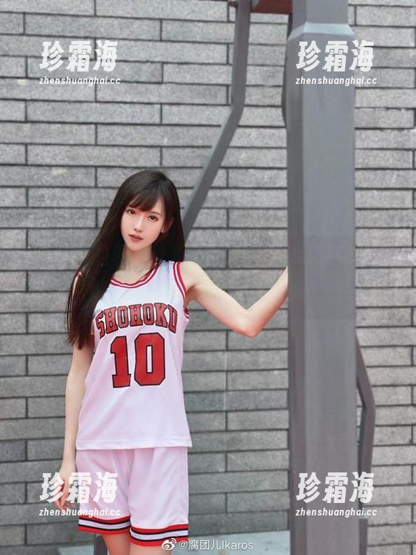 腐团儿Ikaros 双马尾的邪魅,腐团儿Ikaros又把COS做到了极致,快来赏图吧!