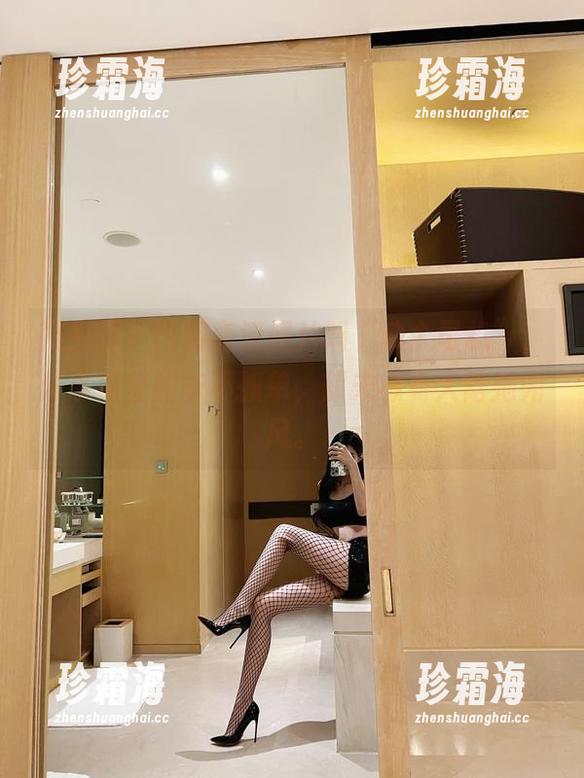 葛征 微密圈 - 这组高清照片叫“缺个司机”,分享葛征的车不孤单,却未必有人陪她兜风。