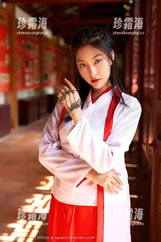 蜜桃社-Gina 蜜桃社 - 当Gina穿上这套衣服,难道是为最新图册而生的小梦游?