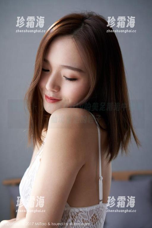 蜜桃社-小魔女lily 蜜桃社 - 从小魔女lily的美足精选中想象仙境里走的鞋子